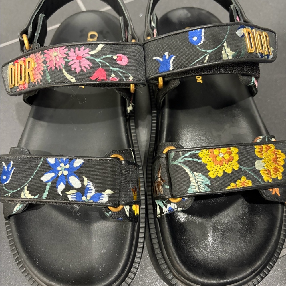37.5  CHRISTIAN DIOR Technical Fabric Petites Fleurs Print
Dioract Sandals